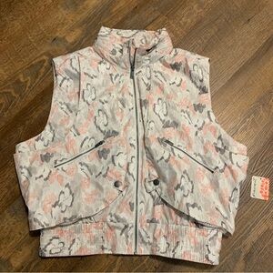 NEW Free People FP Movement Off The Grid Printed Vest QUILTED VEST JACKET Medium